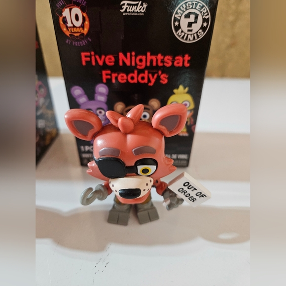 LAST CALL SET 2 - Five Nights at Freddy's Figures - Picture 2 of 5